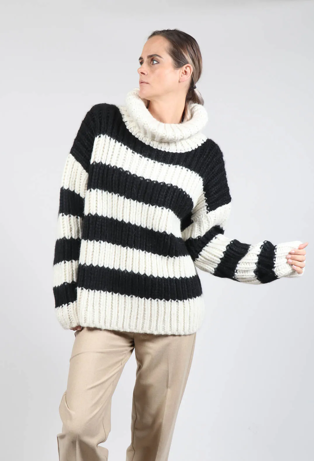 Ava Sweater in Black and White