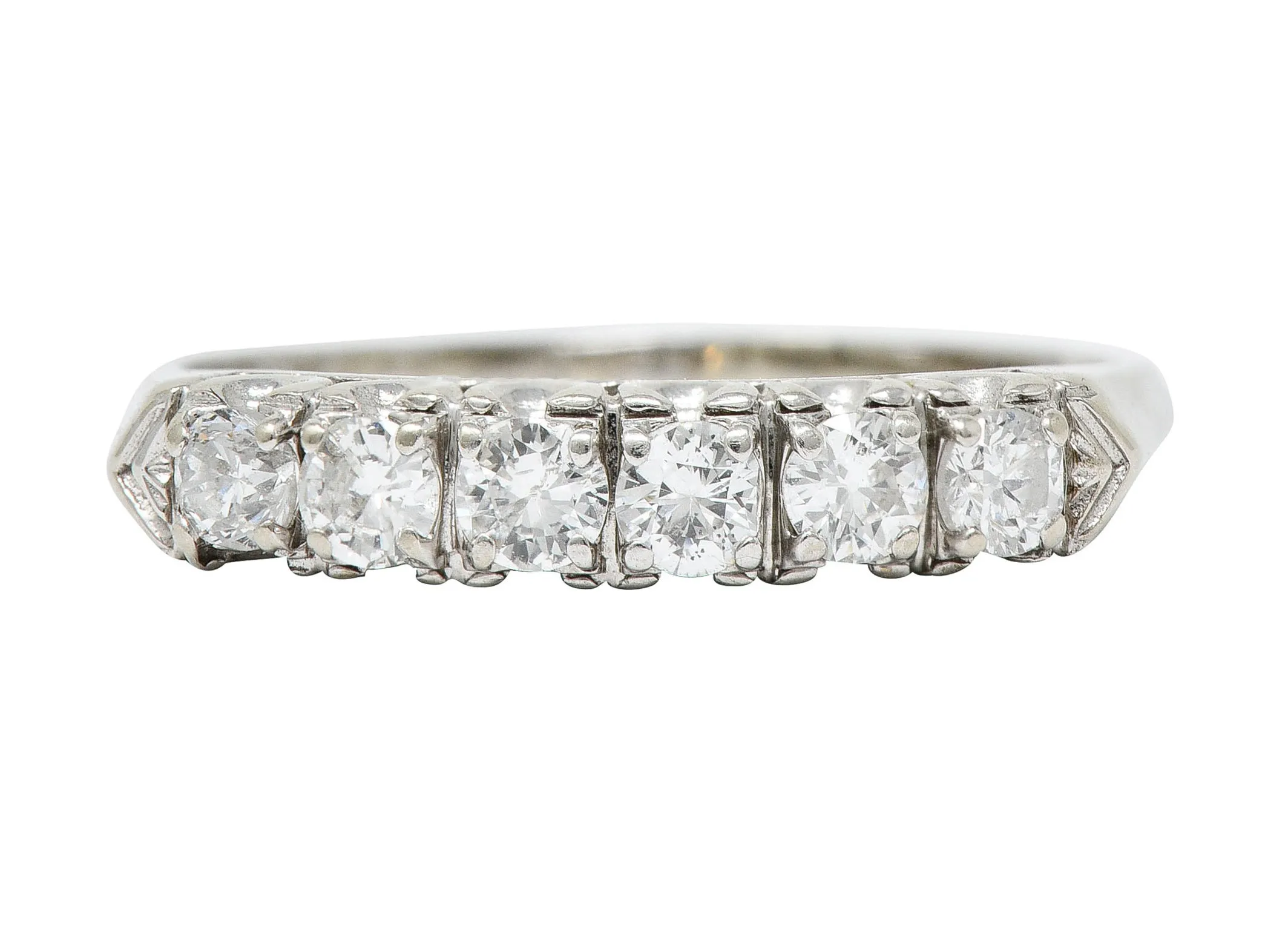 Retro 0.50 CTW Diamond 14 Karat White Gold Fishtail Band Ring