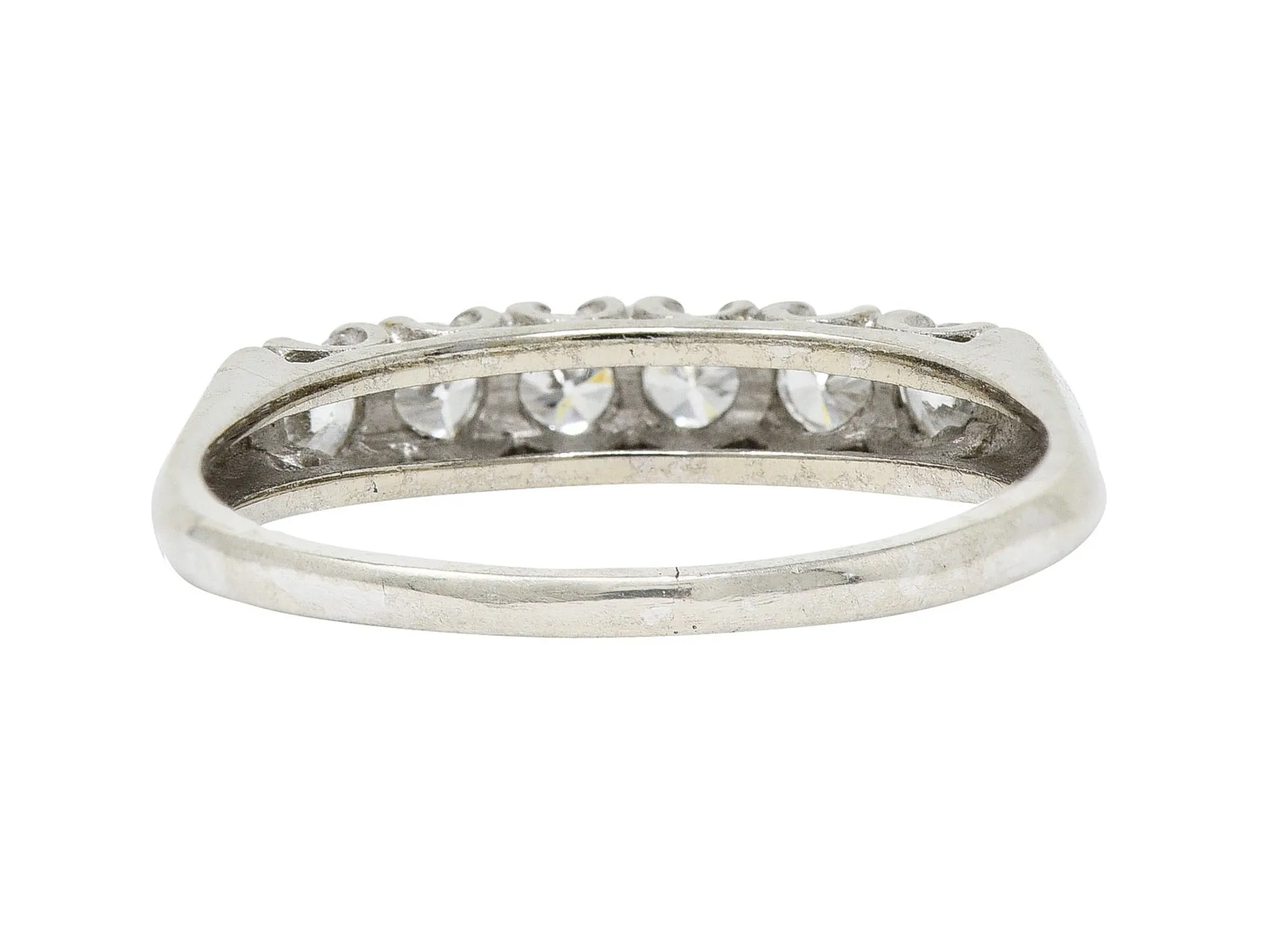 Retro 0.50 CTW Diamond 14 Karat White Gold Fishtail Band Ring