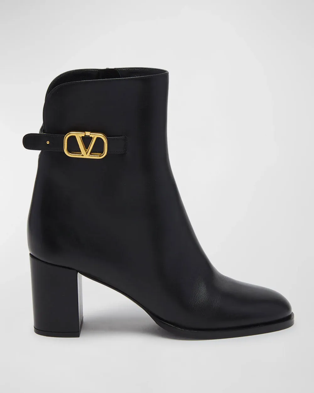 VLogo Calfskin Ankle Boot in Nero