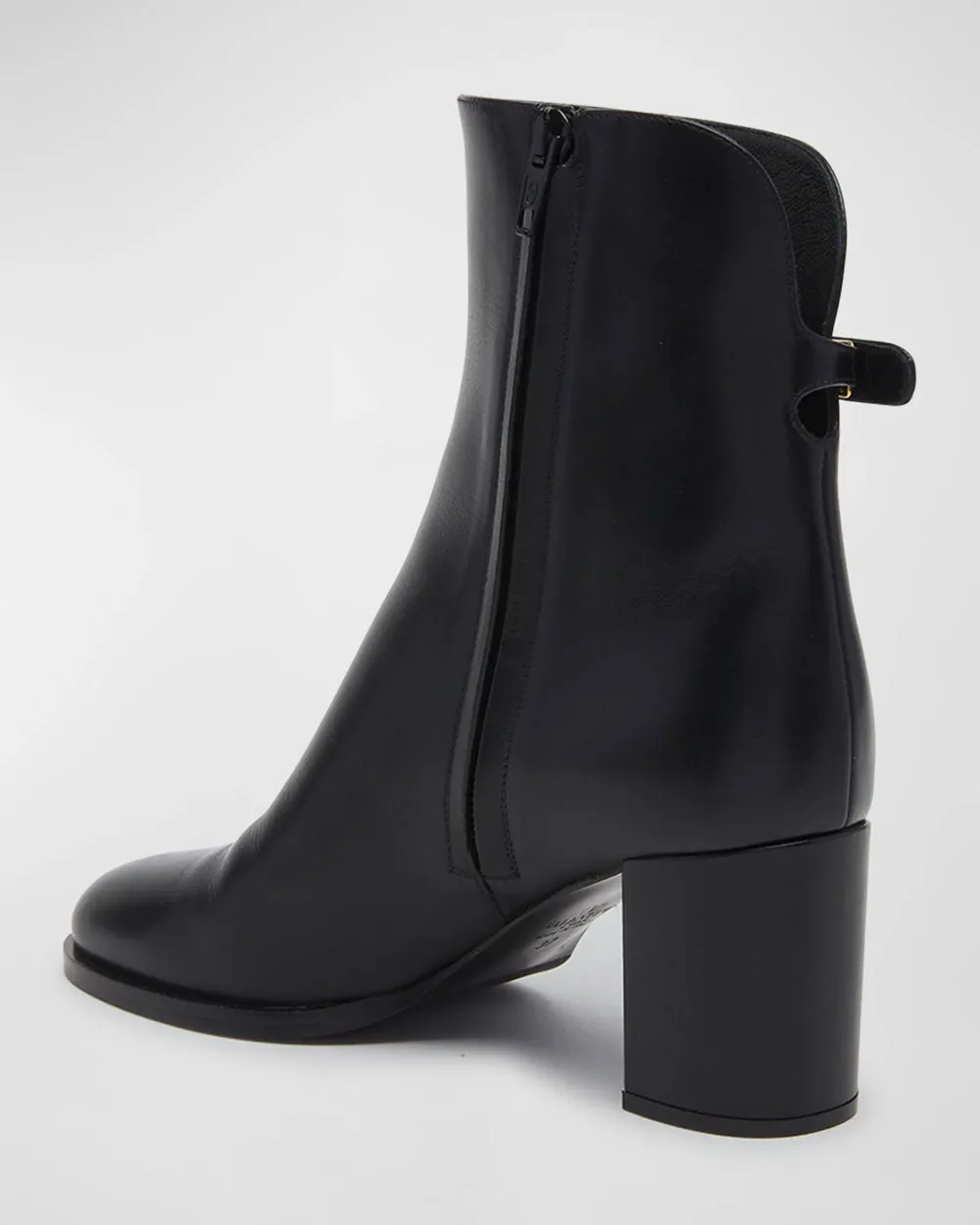 VLogo Calfskin Ankle Boot in Nero