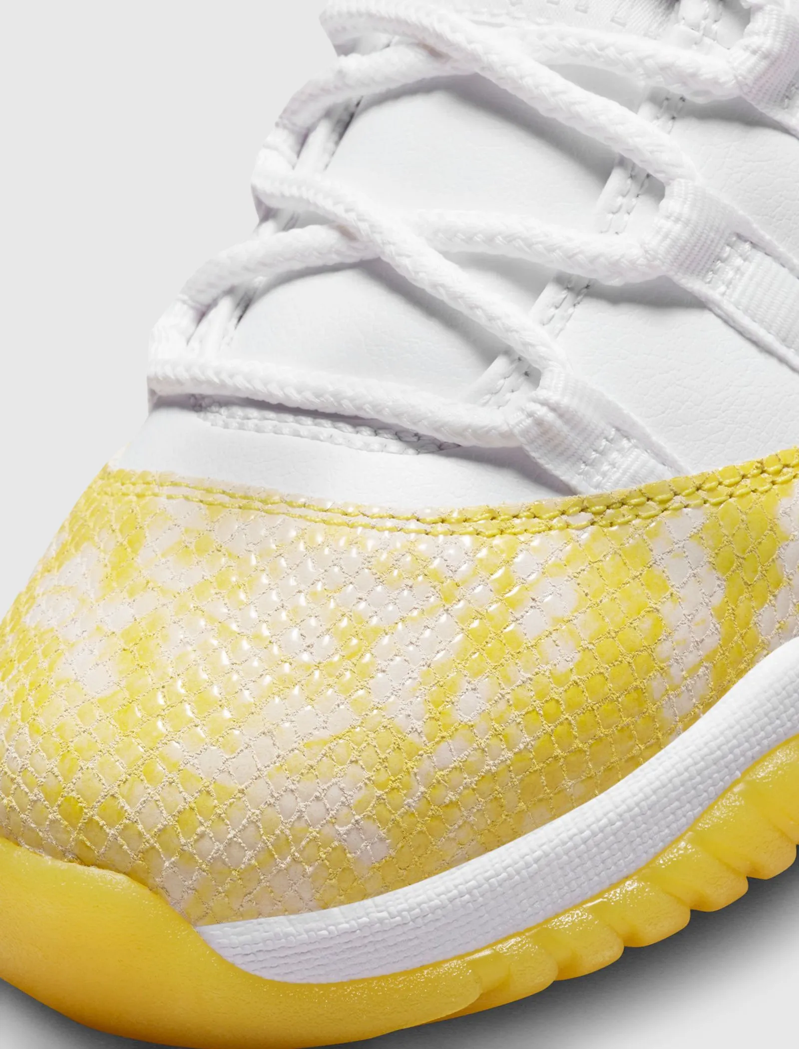 WOMEN'S AIR JORDAN 11 RETRO LOW YELLOW SNAKESKIN